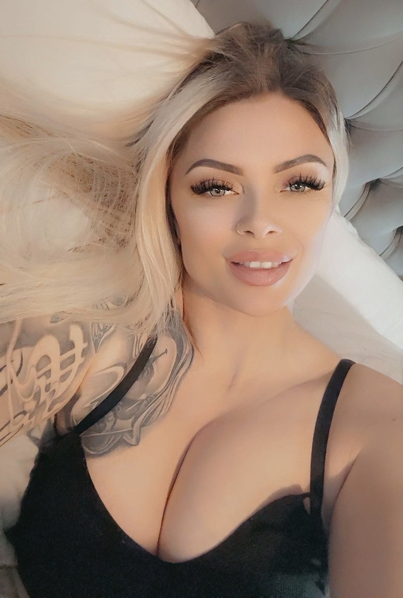 LucyUk_xx's tweet photo. Happy Sunday funday, I won’t be online today taking a day for myself but I will catch you all tomorrow 💋#camgirl #webcam #webcamchat #webcamfun #camgirlِ #blonde #model #milf https://t.co/mTDGLRJMoR