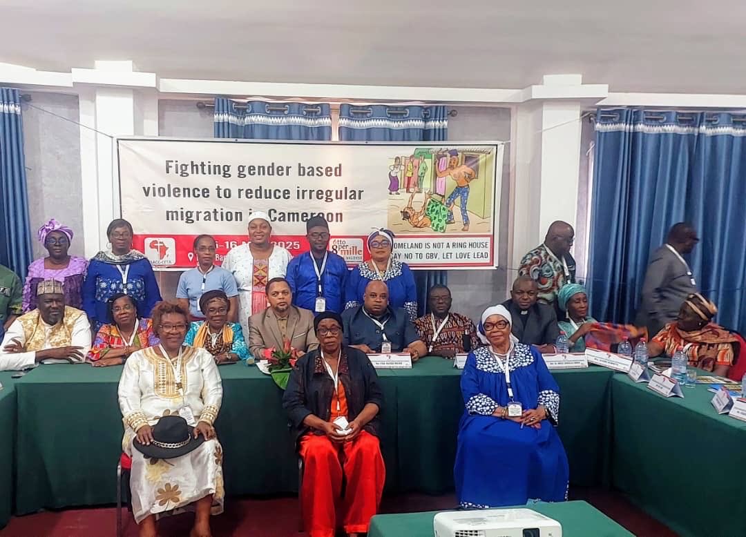 SikeBille's tweet photo. 15-16 Mai 2025, la ville de Douala, Cameroun a abrité cette rencontre regroupant: les autorités religieuses et traditionnelles( hommes, femmes),l’administration, les juristes, les laïcs-laïques engagés-engagées, les mouvement sociaux. L’ALVF antenne du Littoral y était. https://t.co/JFmRp2gUPU