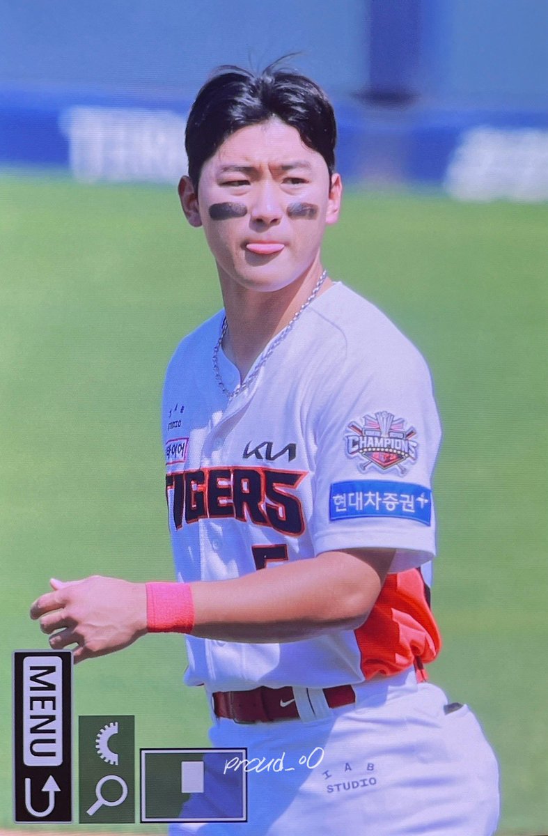 bbb_breadbb's tweet photo. 250518 광주 vs 두산 

2시경기 이거 너무덥당…

#기아타이거즈 #김도영 https://t.co/LyxJteSnsO