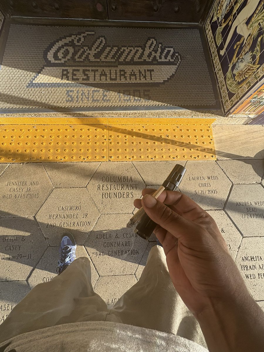 Andres Javage tweet media