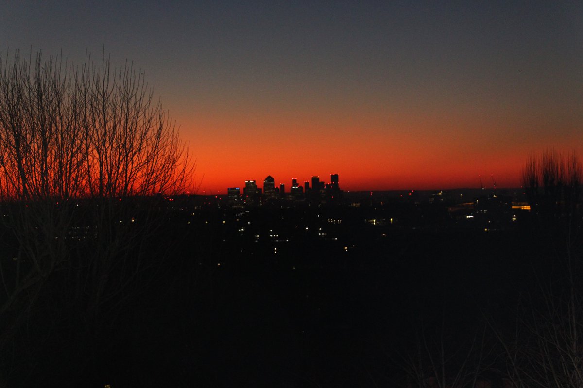 N19Matty's tweet image. Good Morning Campers
Sunrise in London during different periods of the Winter Season...
