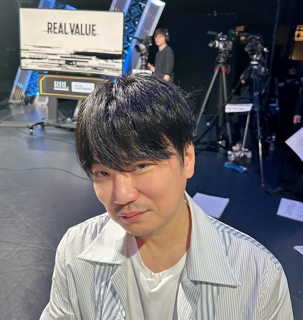 REAL VALUEの撮影で男性用ウィッグ企業のプレゼンで被せられた… けど、意外に悪くない？？🤣🤣