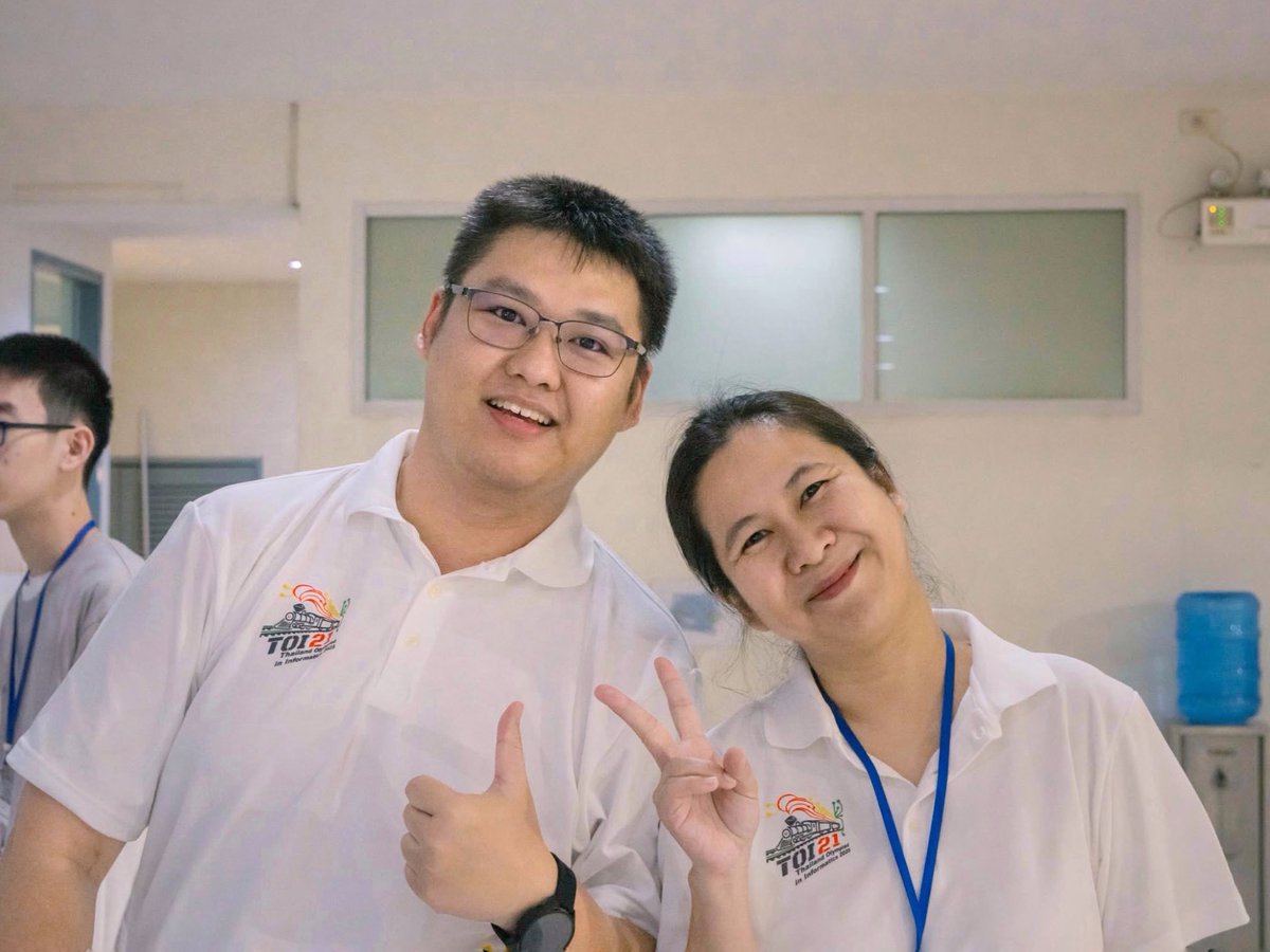 AekChaichana's tweet photo. ภาพที่ชอบที่สุดในงานคอมพิวเตอร์โอลิมปิก #TOI21 #SciKMITL #CSKMITL #KMITL https://t.co/9UB2fMCYIt