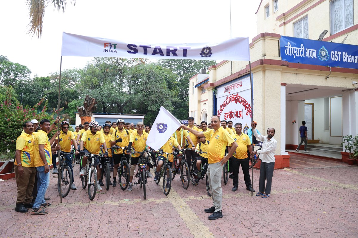 EXCISECGST's tweet image. Pre-GST Celebration: CGST &amp;amp; C.Ex. Indore has organized a Cyclothon on 18.05.2025 in coordination with FIT India Campaign 2025 under the supervision of Commissioner,CGST Indore. Departmental Officers, Staff &amp;amp; Trade Association members also participated.@cbic_india @cgstbhopalzone