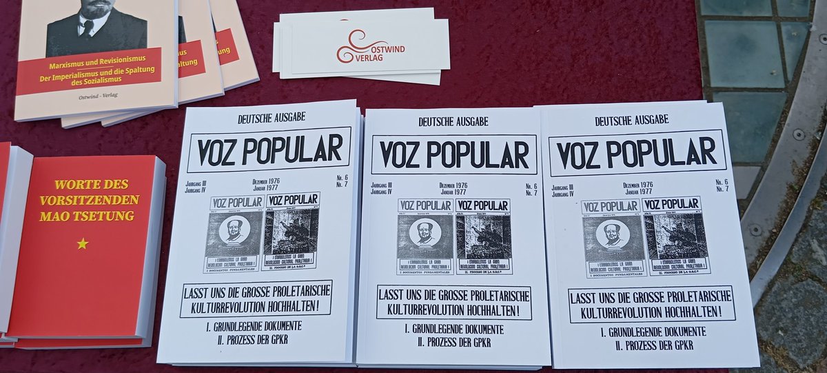 Unser Büchertisch gestern in Köln! 📚🚩
'Voz Popular Nr. 6 und 7' jetzt wieder im Shop erhältlich.
ostwindverlag.com

#ostwindverlag #köln  #büchertisch #buchtipp #buch