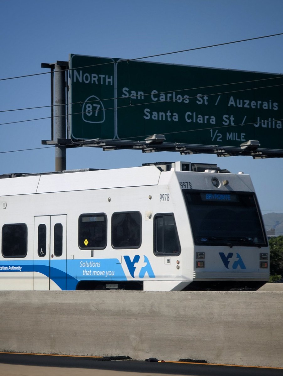 Transit_Ctr's tweet image. Freeway Median LRV 🫣

#scvta #sanjose #lightrail