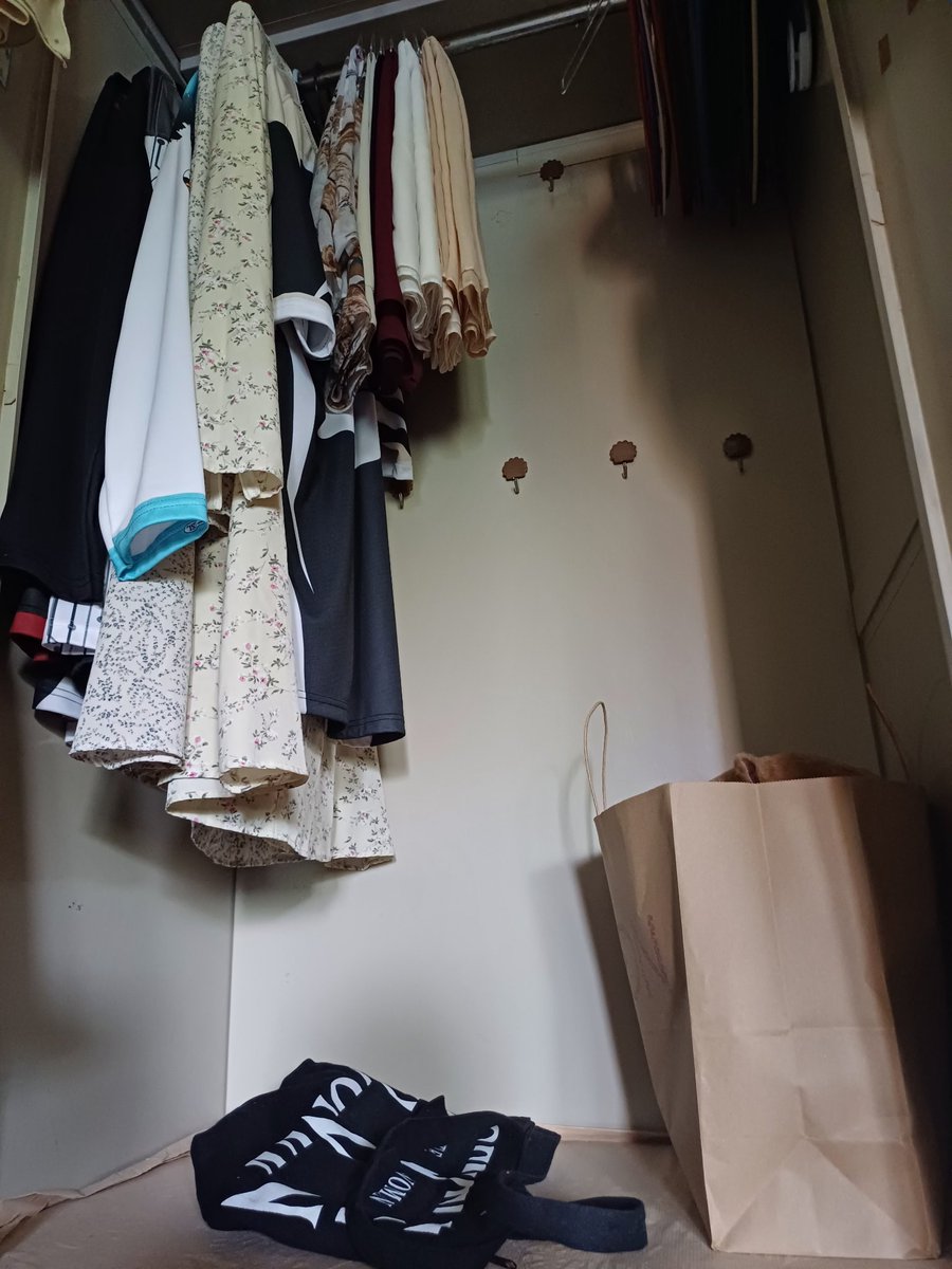 first class je plith tweet media