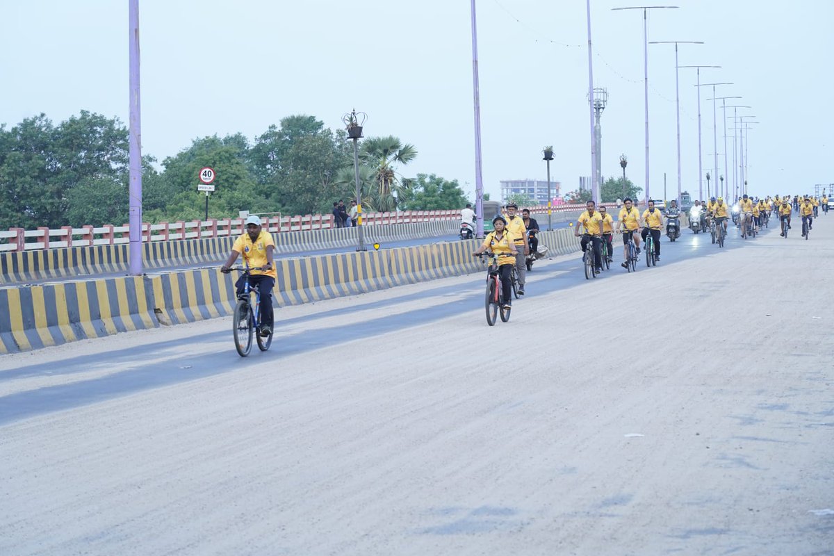 CBIC is celebrating 8 years of GST. CGST Vadodara, organized 12 kms cycle marathon at Vadodara under nationwide celebration of Fit India movement by CBIC. All the officers of CGST Vadodara family participated  with the spirit of fitness and healthy lifestyle. @cbic