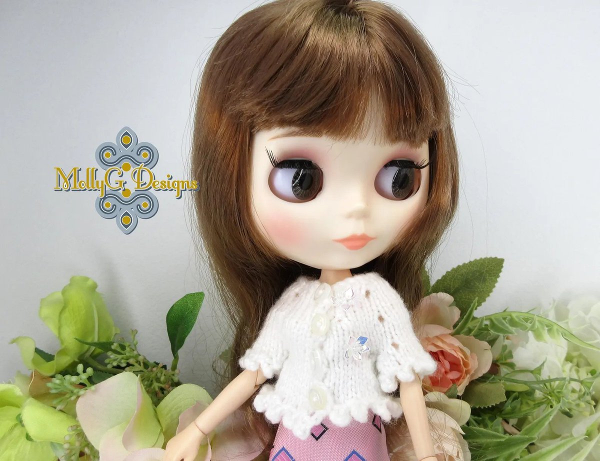Beaded Cardigan For Blythe

Pretty Short sleeve top for those cooler days.

etsy.com/uk/listing/188…
 #EarlyBiz #blythe #mhhsbd #etsygifts