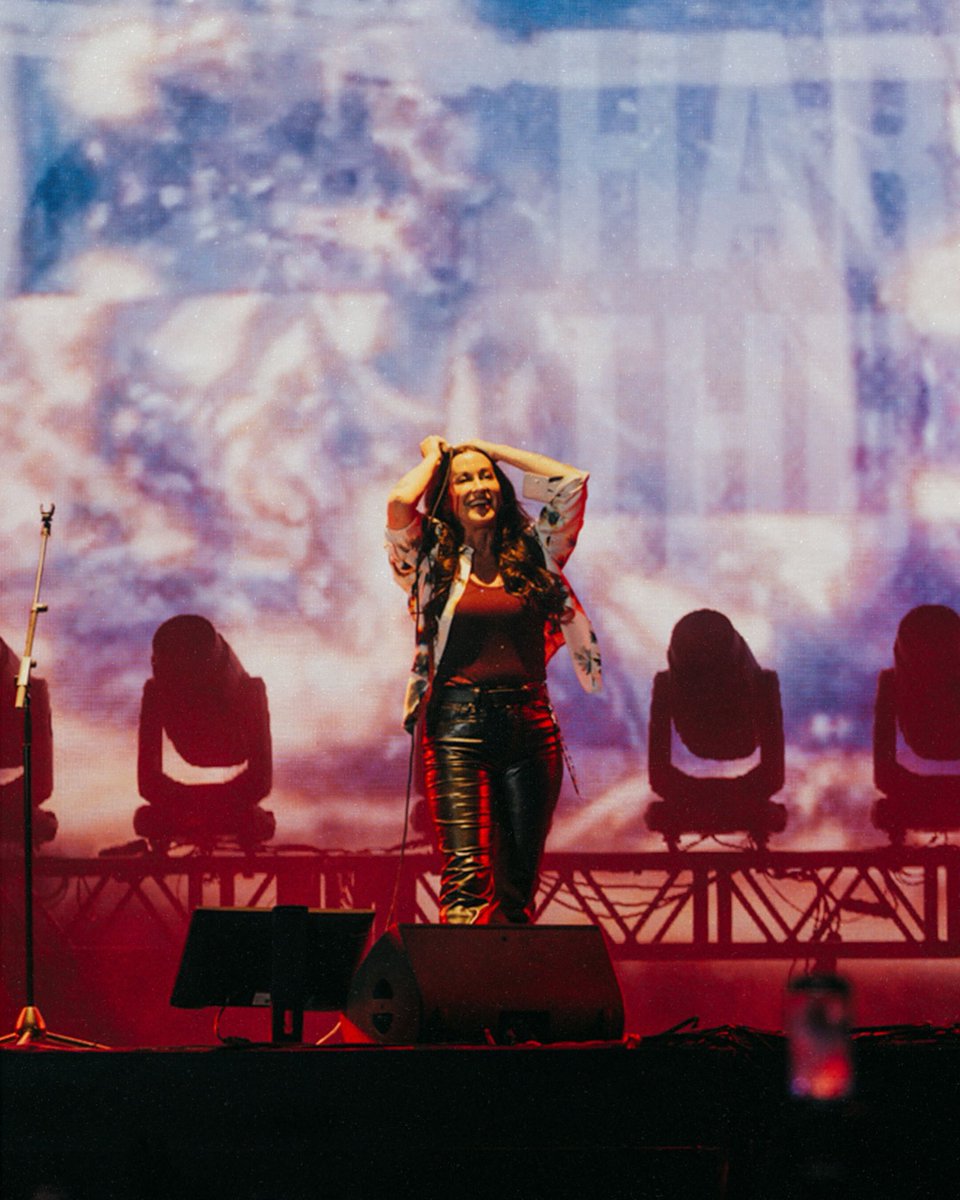 Isn’t it ironic, don’t you think?🎶😍 #AlanisMorissette #TecateEmblema2025