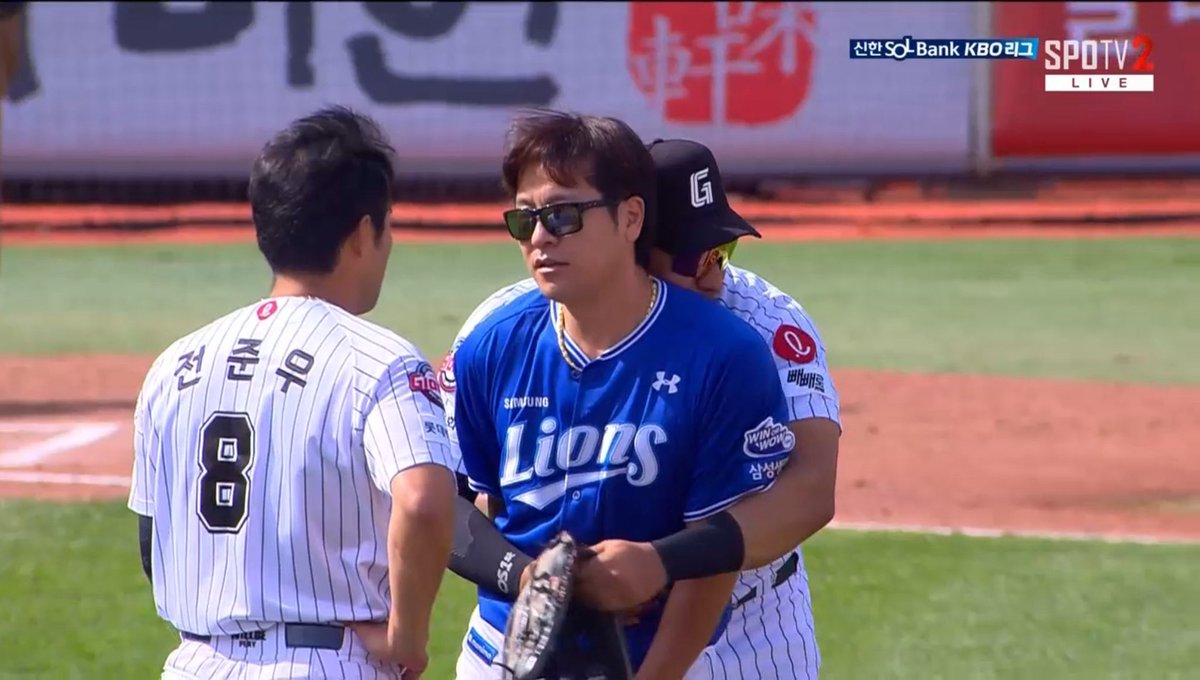 롯데 삼성 벤클났다는 소식듣고 티빙켰는데 
...이것뭐에요?