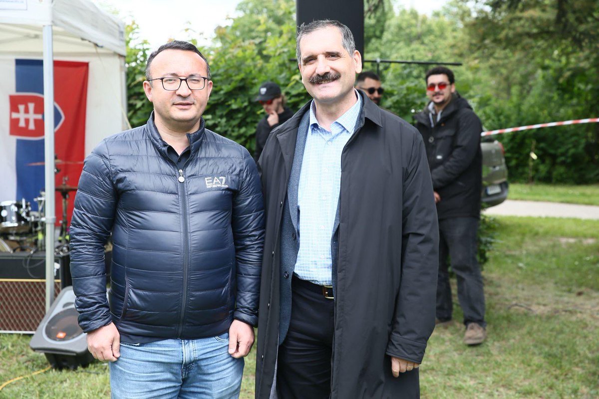 🇹🇷 🇹🇷 🇹🇷 
Slovakya’daki vatandaşlarımızı bir araya getiren “Anadolu Fest” etkinliğinde yer almaktan büyük mutluluk duyduk. Festivali düzenleyen ve festivale katılan tüm vatandaşlarımıza teşekkür ederiz.