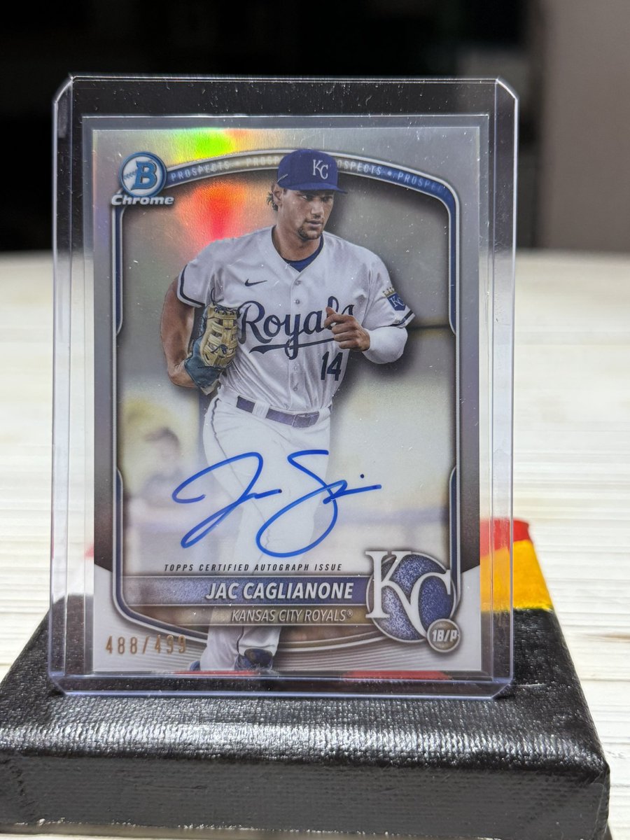 AstorgaR13's tweet photo. 2025 Bowman Chrome Jac Caglianone Refractor Auto 488/499 Kansas City Royals On Card $225 OBO https://t.co/rX6fIUax56