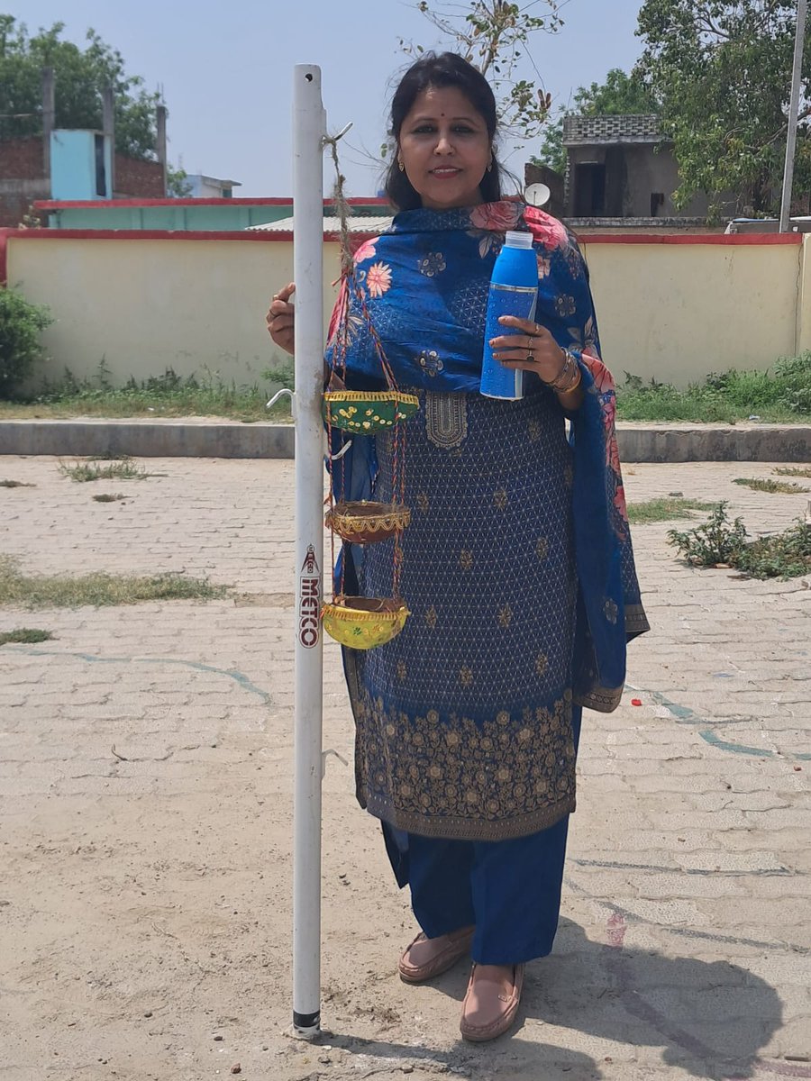 DrRachnaSingh2's tweet image. गर्मी बहुत ज्यादा है,अपने साथ-साथ पक्षियों🐤 का भी ध्यान रखें।👍