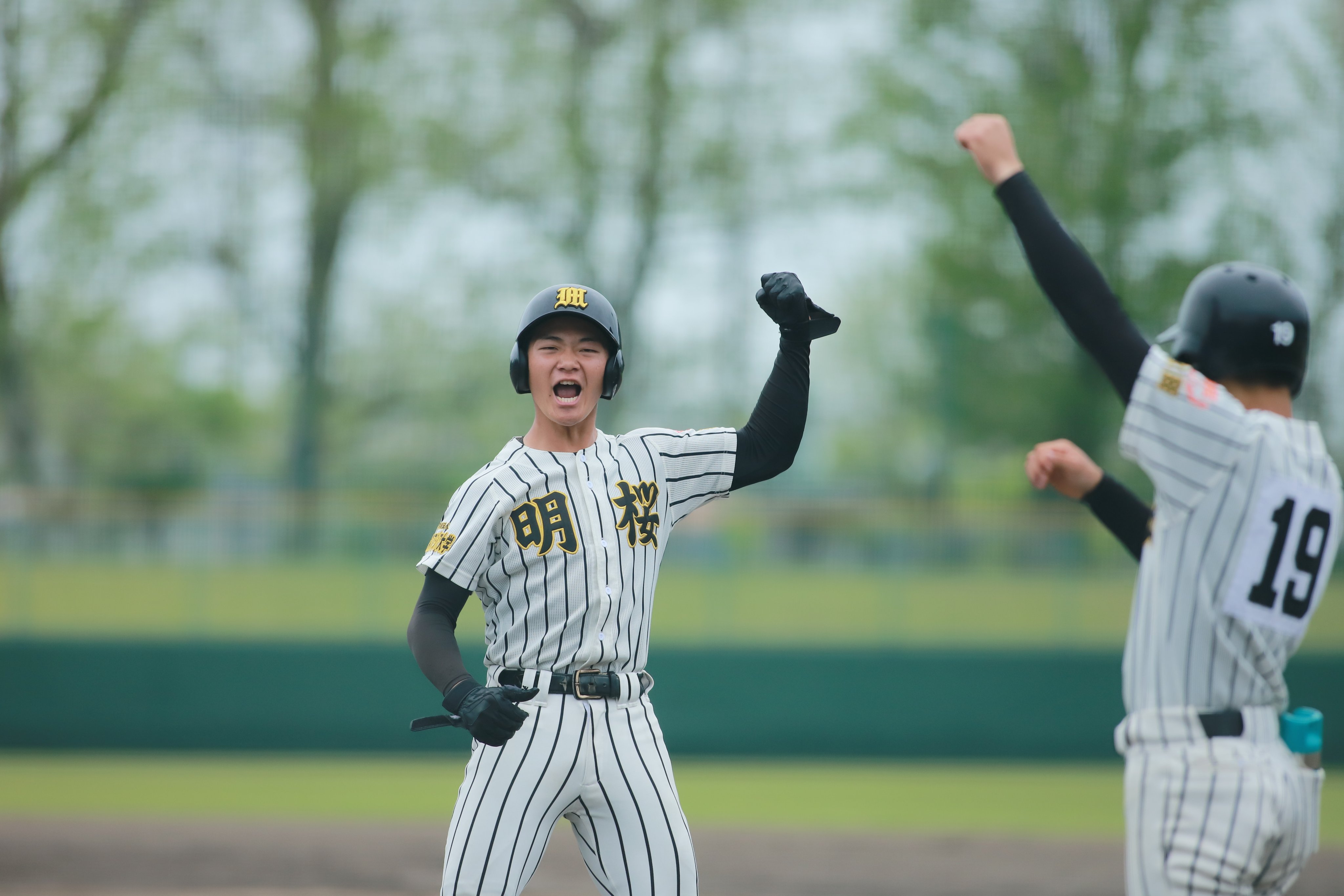 野洲高校練習着 野洲高校、初蹴り。 セクシーフットボール旋風を巻き起こした