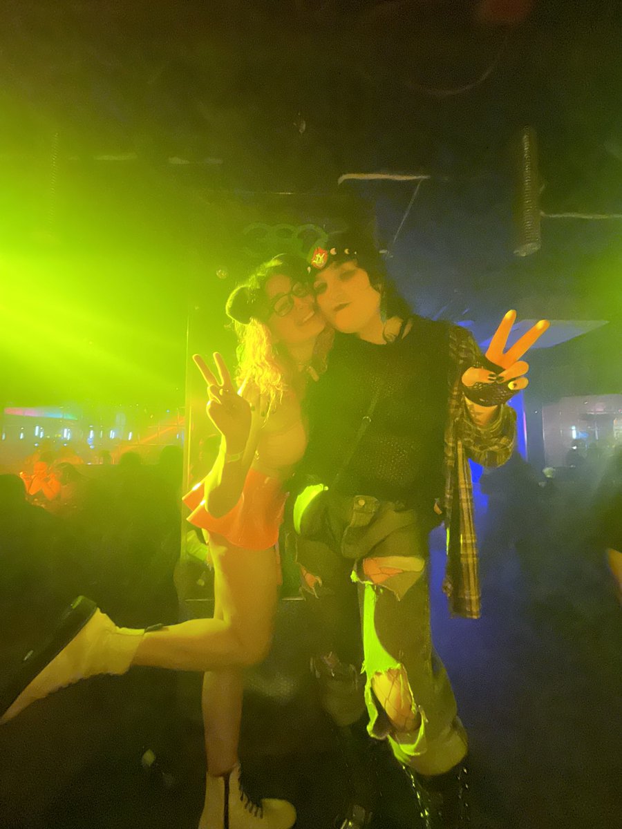 when i go to the club i wanna hear those club classics