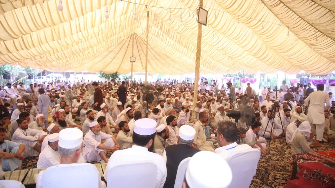 peshawar_ji's tweet photo. جماعت اسلامی پاکستان دو روزہ تربیت گاہ
سیکرٹری جنرل جماعت اسلامی پاکستان امیر العظیم المرکز اسلامی پشاور میں م منعقدہ دو روزہ تربیت گاہ میں موجود شرکاء سے خطاب کر رہے ہیں ۔
شرکاء کو اقامت دین، جماعت اسلامی مشن کو فروغ اور اصل زندگی میں اسلامی اصولوں پر عمل درآمد کی تاکید۔ https://t.co/bvOwSKv1Xn