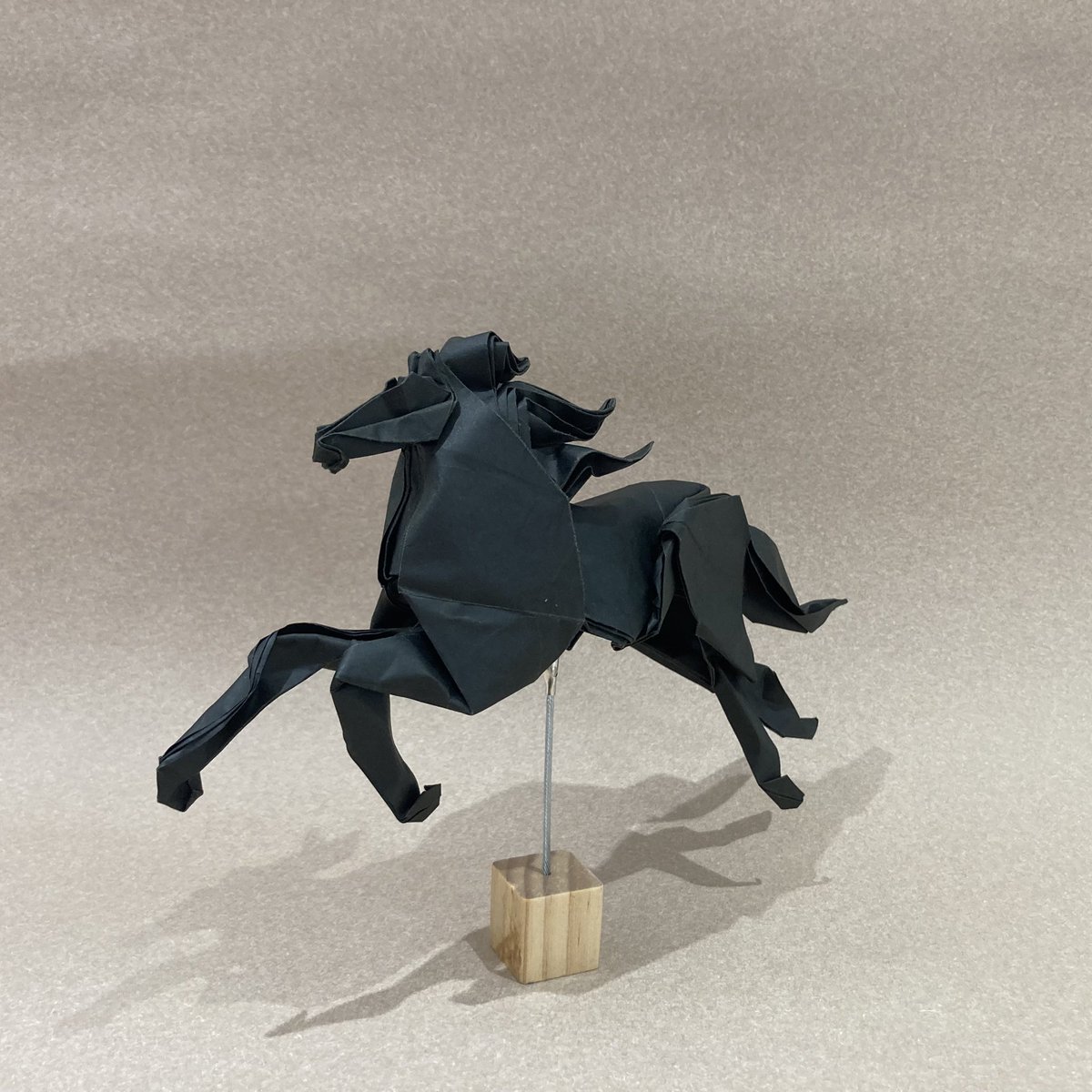 Galloping horse / Caballo galopando. #origami #papiroflexia