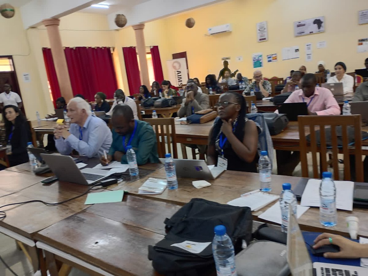 Centre Pasteur du Cameroun (@centrepasteur) on Twitter photo Le projet African Modeling and Analytics for Women (AMAX) a permis aux modelisateurs et responsables du <a href="/MinsanteCMR/">MinsanteCameroun</a> de parler de la nécessité d'intégration de la science et des données dans la prise de décisions en santé publique. Limbé 15 et 16 mai 2025.
#AMAX #AIMSCMR Le projet African Modeling and Analytics for Women (AMAX) a permis aux modelisateurs et responsables du <a href="/MinsanteCMR/">MinsanteCameroun</a> de parler de la nécessité d'intégration de la science et des données dans la prise de décisions en santé publique. Limbé 15 et 16 mai 2025.
#AMAX #AIMSCMR