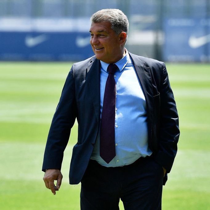 FabrizioRomano's tweet image. 🔵🔴 Barça president Laporta: “We want Ansu Fati to continue, he has a valid contract”.
“He's an extraordinary man. He's a player who's gone through difficulties. I'd love for him to return and get more minutes”.