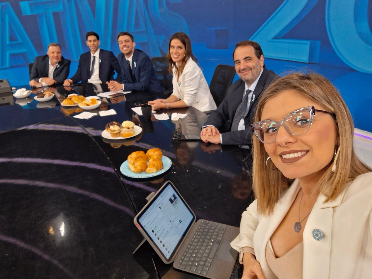 Nazarena (@nazalomagno) on Twitter photo AHORA: Siguiendo la cobertura de las elecciones legislativas en #CABA. 🗳
#MañanasArgentinas al mando de <a href="/juan_amorin/">Juan Amorín</a> y <a href="/valentinacaff/">ValentinaCaff</a> 🫡. Por C5N.
<a href="/nicobocache/">nicobocache</a> AHORA: Siguiendo la cobertura de las elecciones legislativas en #CABA. 🗳
#MañanasArgentinas al mando de <a href="/juan_amorin/">Juan Amorín</a> y <a href="/valentinacaff/">ValentinaCaff</a> 🫡. Por C5N.
<a href="/nicobocache/">nicobocache</a>