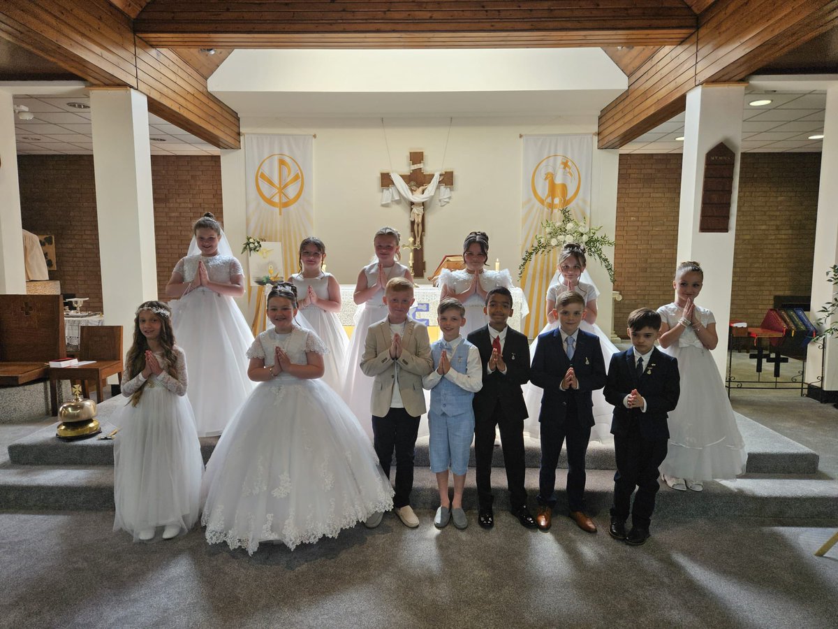 Congratulations to our Year 4 children who celebrated their First Holy Communion yesterday. We hope you all had a very special day 🤍