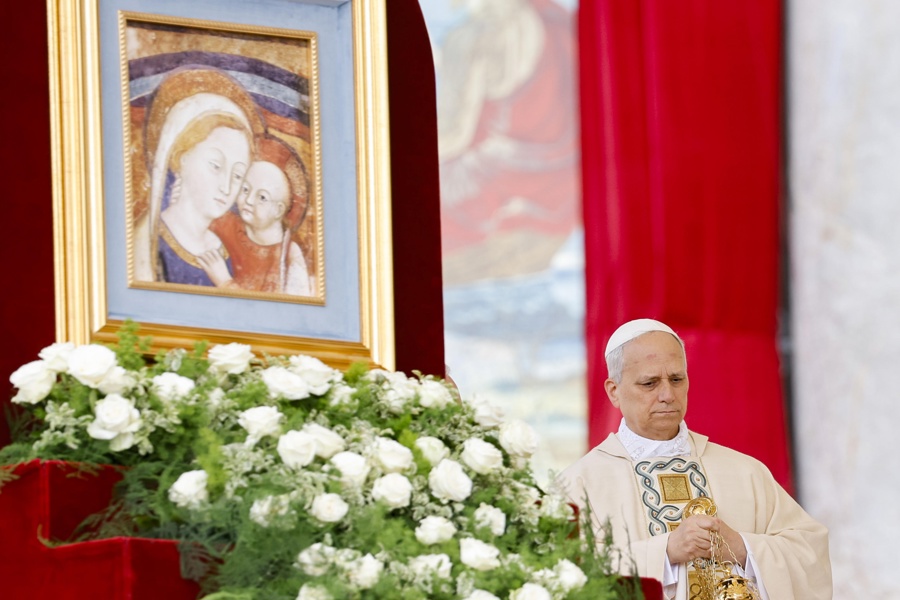 oscarguaraira1's tweet image. Emoción de #LeónXIV y el saludo de #Vance y #Zelenski en inicio de #pontificado
#Vaticano #18May EFE La misa del inicio de pontificado de León XIV en la plaza de #SanPedro con apretón de manos entre el vicepresidente #EEUU #JDVance y #Zelenski
acortar.link/lwbpKJ
