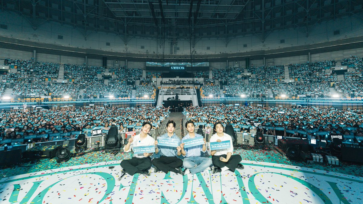 day6official's tweet photo. [ #DAY6_BEHIND ]

3RD WORLD TOUR <FOREVER YOUNG>
#FINALE_in_SEOUL

You make Me 𝑭𝑶𝑹𝑬𝑽𝑬�� 𝒀𝑶𝑼𝑵𝑮 🩵
My Day가 기억해 준다면 무대에 서있을게요 영원히 ✨

#DAY6 #데이식스
#DAY6_3RD_WORLDTOUR
#FOREVER_YOUNG https://t.co/Mlr4Janpt6