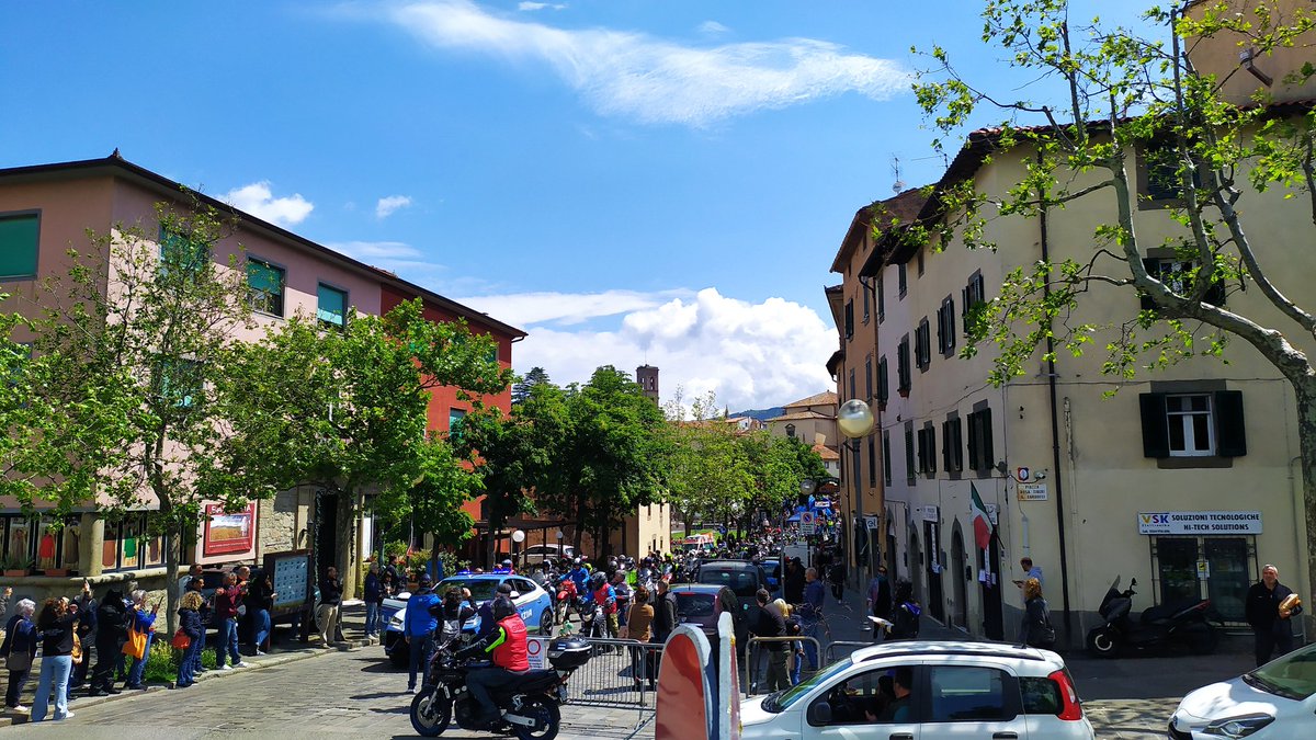 #casteldelpiano #motoraduno organizzato dal #motoclubcasteldelpiano 👏👏🏍️🏍️ #amiatavideo #amiata #moto #motori #motoradunodellefrittelle
