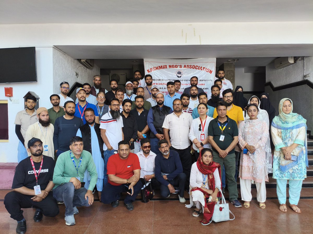 PaCE_NGO's tweet photo. "J&amp;K NGOs Association hosted a successful meet at Tagore Hall, Srinagar today, uniting NGOs across the UT to discuss collaboration, challenges &amp; collective impact. A permanent coordination body was proposed. #JKNGOs #CivilSociety #KashmirDevelopment #GrassrootsEmpowerment" https://t.co/knXUPyUdbr
