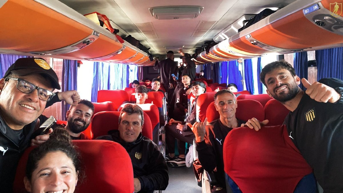 FormativasCAP's tweet photo. Peñarol parte a Rosario para Participar del Torneo #CanterasDeAmerica donde la categoría SUB 17 se enfrentará a otros equipos del continente en los próximos días.

#SemilleroDeAmérica https://t.co/Zf1lQ3EOdB