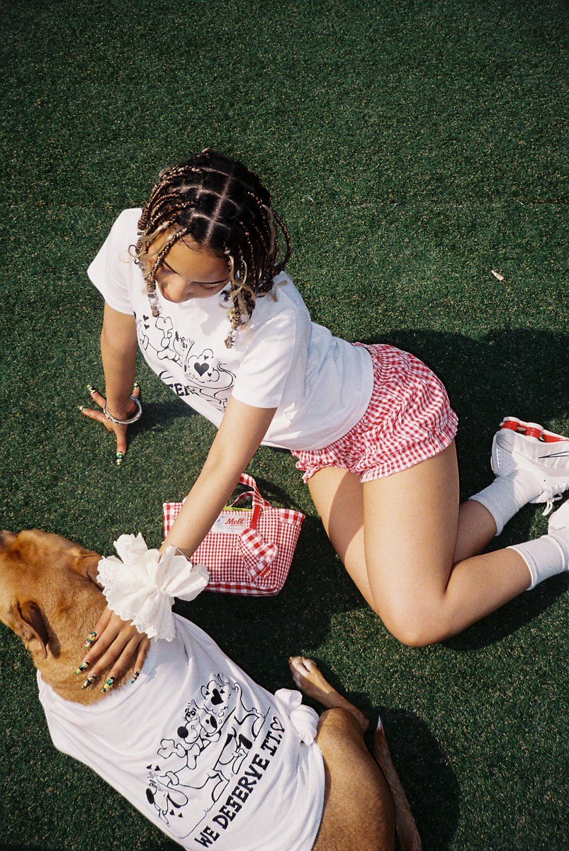 saueeee1019's tweet photo. 今回の犬Tシャツも即完売！今回も売上の一部は動物愛護団体に寄付させていただきます！再販の問い合わせたくさんあったので受注数オーダー受けつけてますっ🐾

https://t.co/q8c8OVEvnR https://t.co/3otHELkU6v
