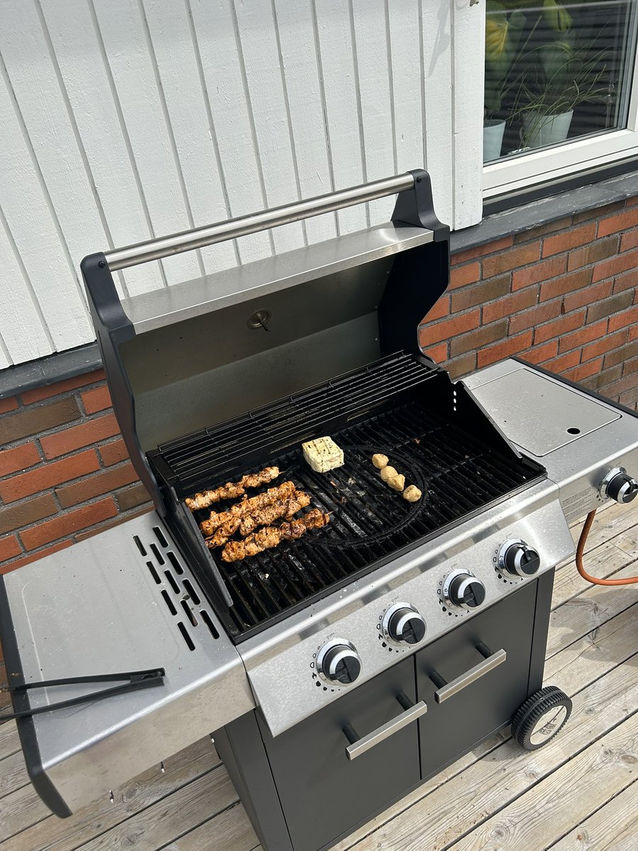 Det verkar bli grillat till matchen #oddevold