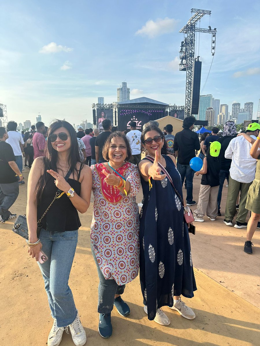 sharmaaparna's tweet photo. Blissful evening-
Had so much fun listening to heavy metal favorite numbers by Guns N Roses with friends on May 17,2025.
Head Banging & singing along with an ocean of people!
Truly divine!
#gunsNroses #heavymetal #hrrealitybytes #betweenuandme https://t.co/WHWTR46Cnx