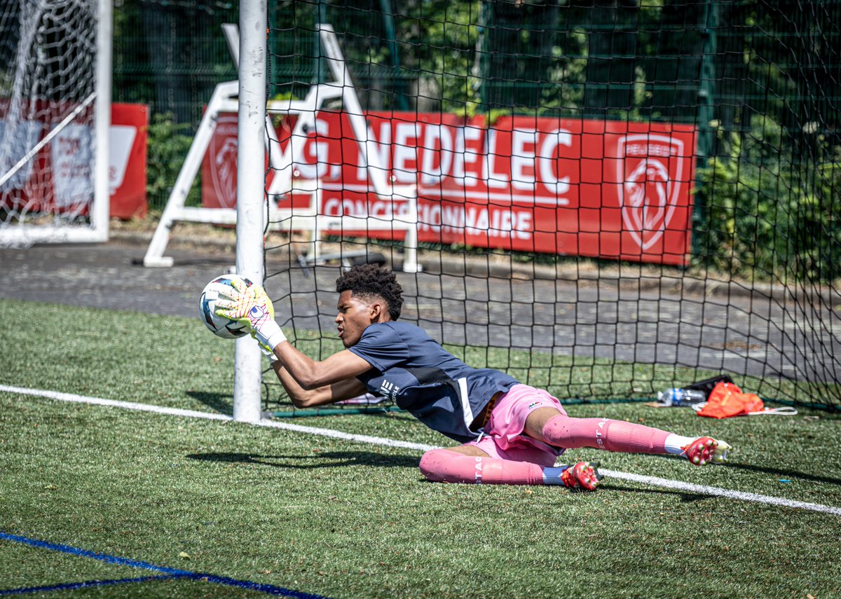 estac_officiel's tweet photo. 𝐄𝐜𝐡𝐚𝐮𝐟𝐟𝐞𝐦𝐞𝐧𝐭 𝐞𝐧 𝐜𝐨𝐮𝐫𝐬 🔥

#SB29ESTAC #TeamESTAC 🔵⚪ https://t.co/DgpGy1ielT