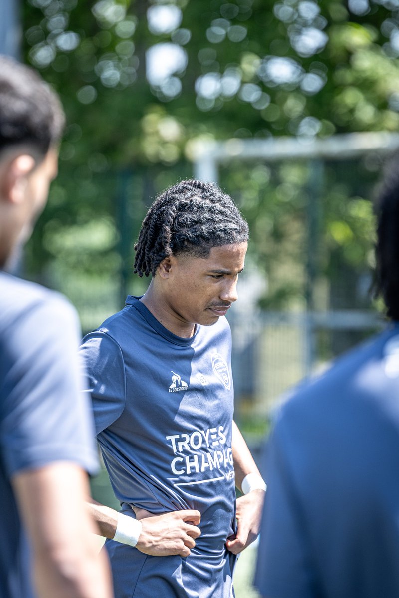 estac_officiel's tweet photo. 𝐄𝐜𝐡𝐚𝐮𝐟𝐟𝐞𝐦𝐞𝐧𝐭 𝐞𝐧 𝐜𝐨𝐮𝐫𝐬 🔥

#SB29ESTAC #TeamESTAC 🔵⚪ https://t.co/DgpGy1ielT