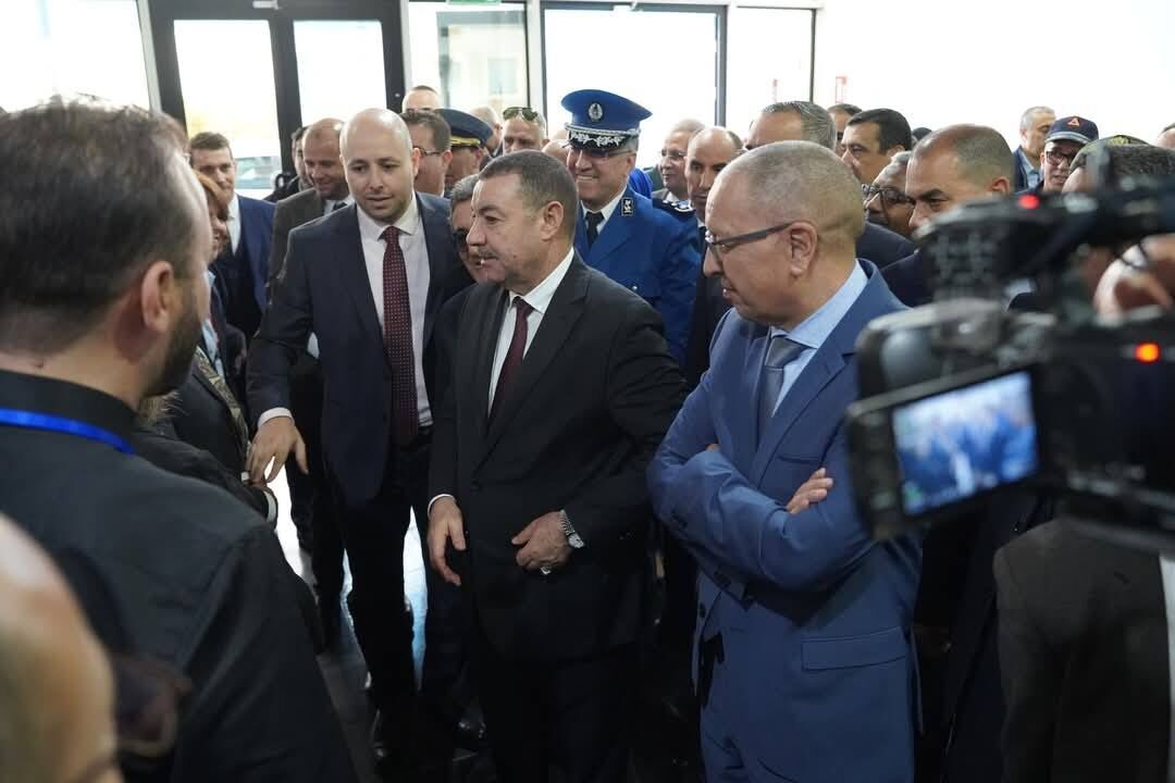 SetramAlgeria's tweet photo. تشرفت سيترام باستقبال وزير النقل السيد السعيد سعيود على مستوى وحدة قسنطينة، رفقة والي ولاية قسنطينة السيّد عبد الخالق صيودة و كذا السلطات المحلية للولاية، في زيارة عمل و تفقد تم من خلالها عرض و مناقشة مختلف برامج و مستجدات مؤسسة سيترام من قبل المدير العام السيّد مصطفى لحمر، https://t.co/MV7u9teKYo