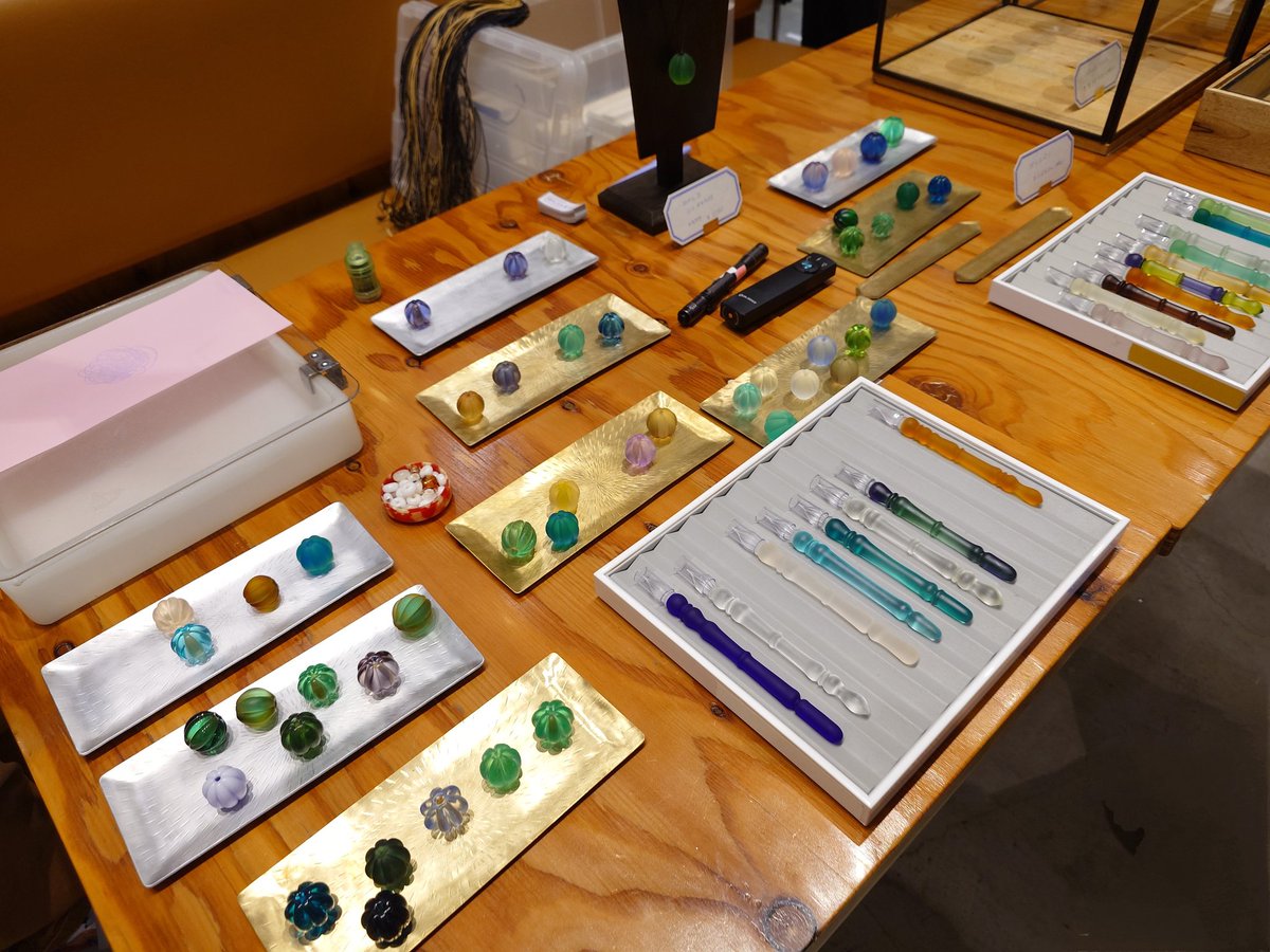 misico_msc's tweet photo. ランチの後は川口剛さんのGLASSSHOWへ
川口さんから貴重な制作のお話を聞けたり、素敵な作品を沢山拝め充実した時間でした
今回は気になっていた🖐️を購入
ラス1だった…
#川口剛 #ofunaglass
#GLASSSHOW
#岡﨑百貨店
#ストヨコ https://t.co/ZexpzRiAEp