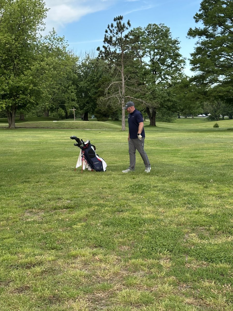 ElmwoodCommish's tweet photo. The owner and proprietor of #jasonstreetrimmingservice still knows how to get it done. Although the ricochet almost killed the commissioner https://t.co/UAEWHDJdlC