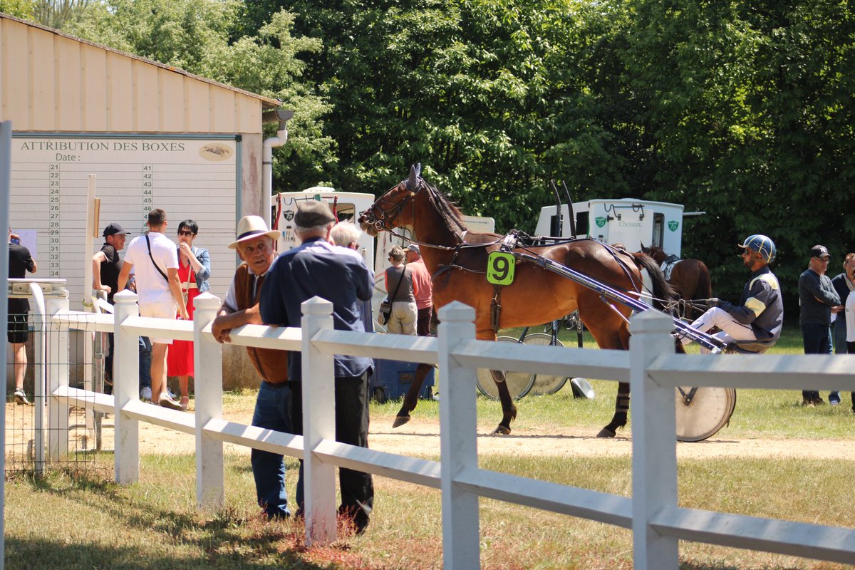 Courses hippiques Anjou-Maine Centre-Ouest (@courseshippamco) on Twitter photo Aujourdâhui nous sommes Ă  lâHippodrome de Durtal - Les Rairies !
9 courses au programme dont 7 au trot et 2 dâobstacle đŽđ
Les enfants peuvent aussi sâamuser grĂące aux structures gonflables. Et les parents peuvent se dĂ©tendre au nouveau bar Ă  champagneđ„ Aujourdâhui nous sommes Ă  lâHippodrome de Durtal - Les Rairies !
9 courses au programme dont 7 au trot et 2 dâobstacle đŽđ
Les enfants peuvent aussi sâamuser grĂące aux structures gonflables. Et les parents peuvent se dĂ©tendre au nouveau bar Ă  champagneđ„
