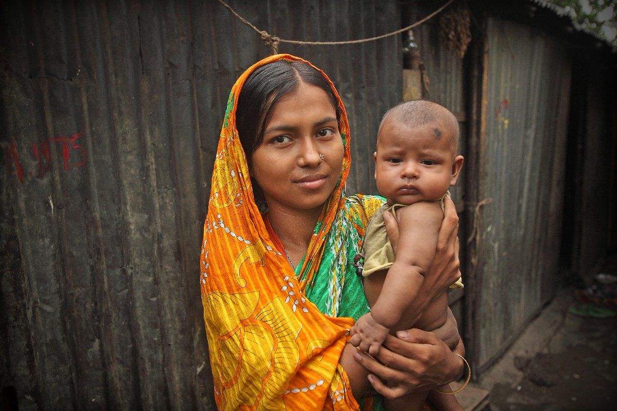 A new <a href="/PLOSONE/">PLOS One</a> study explores how work, early marriage &amp; social pressure shape their health-seeking behaviour. 

📖Read more: bigd.bracu.ac.bd/study/social-n…