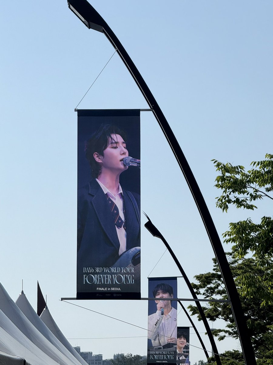hyunn_ei's tweet photo. FOREVER YOUNG FINALE in SEOUL
행복을 안겨준 포에버영 안녕👋🏼💚 https://t.co/VcheKIvTMN