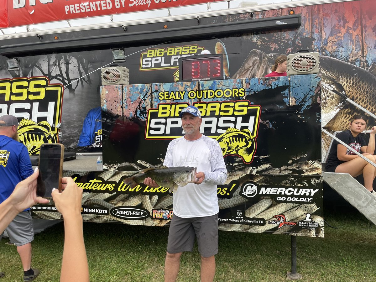 Kicks 105 tweet media