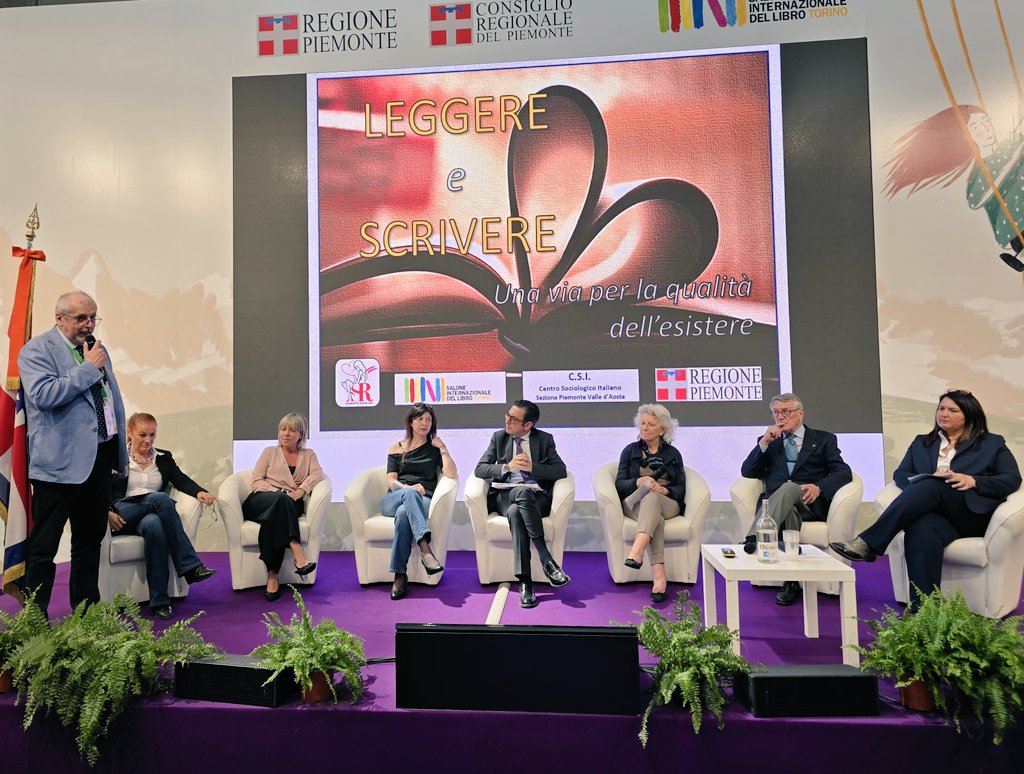 Piemonteitalia.eu (@piemonte_italia) on Twitter photo L'incontro in #ArenaPiemonte "#Leggere e #scrivere, una via per la qualitĂ dell'esistere" coglie temi centrali del #SalTo25, per una #cittadinanza consapevole e la #paritĂ digenere, tra #letteratura e #sociologia. Con i saluti dell'assessore #MarinaChiarelli (<a href="/regionepiemonte/">Regione Piemonte</a>). L'incontro in #ArenaPiemonte "#Leggere e #scrivere, una via per la qualitĂ dell'esistere" coglie temi centrali del #SalTo25, per una #cittadinanza consapevole e la #paritĂ digenere, tra #letteratura e #sociologia. Con i saluti dell'assessore #MarinaChiarelli (<a href="/regionepiemonte/">Regione Piemonte</a>).