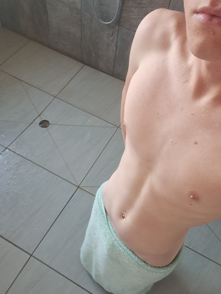 Sneak-peak on my new onlyfans post😍🧼
onlyfans.com/twinki-boy

#twink #young #gay #bottom #horny #shower #breadable #onlyfans