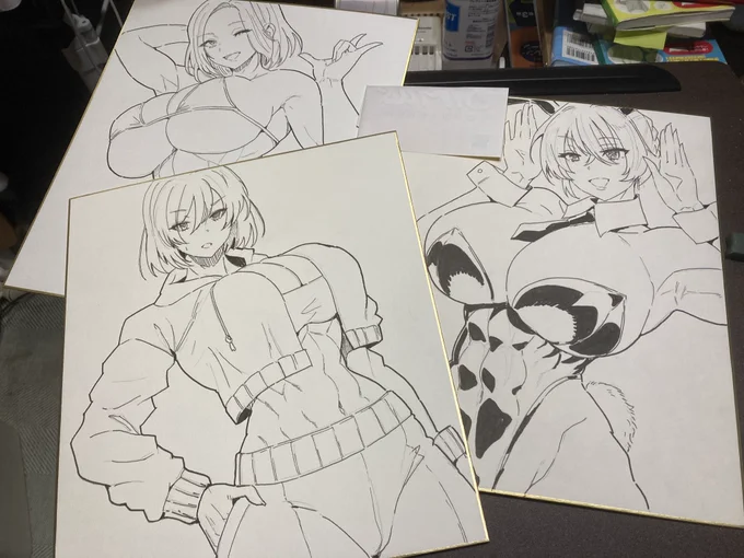 色紙ペン入れ

アナログは描いてると腰痛くなる 