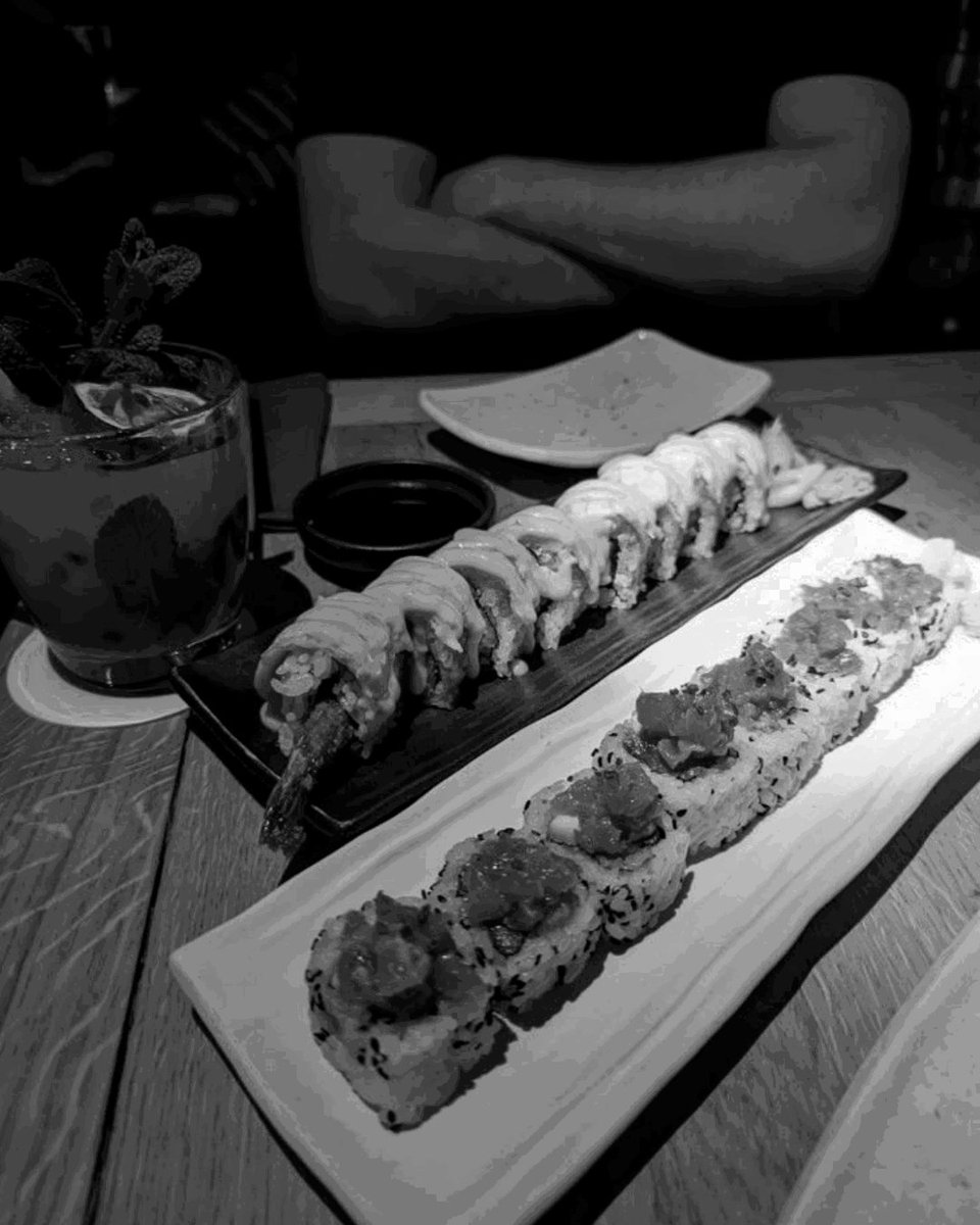 ㅤ
ㅤ
( WhatsApp )
Dominique menambahkan sebuah cerita.

; Nyam nyam! Dua-duanya enak, dan dessert udah didepan mata😋.

ㅤ