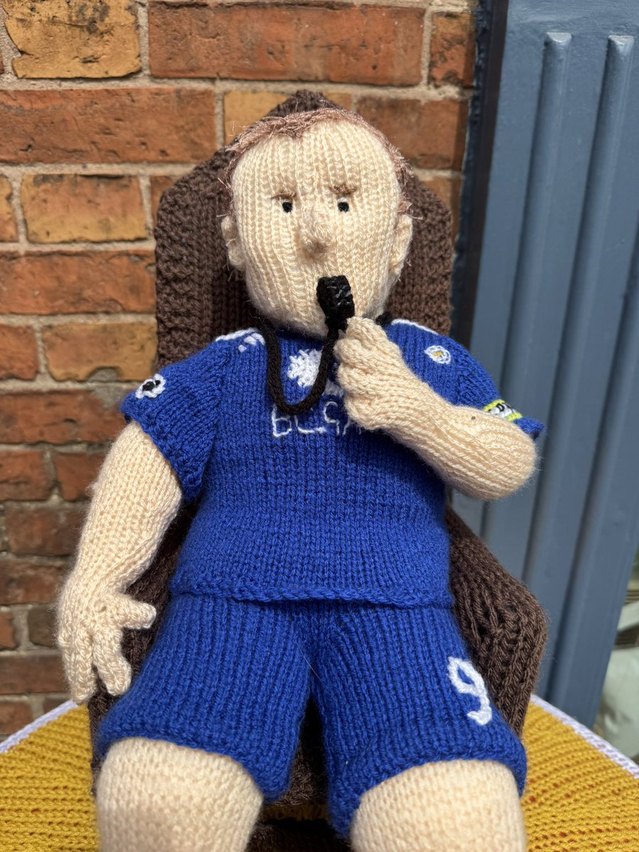 ValveDude's tweet photo. @LCFC Syston Banksie tribute…. https://t.co/uOz61V777W