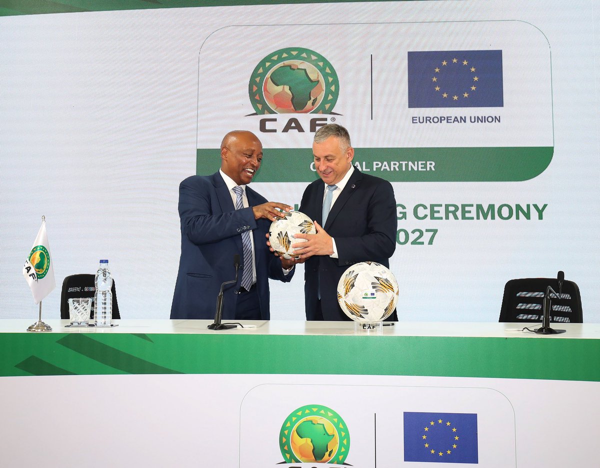 CAF_Media's tweet photo. 🆕🤝CAF and @EU_Commission conclude Historic Partnership

CAF and the European Union today concluded a historic partnership agreement that will see EU to sponsor the TotalEnergies CAF Africa Cup of Nations (“AFCON) 2025 and 2027, the TotalEnergies CAF Women’s Africa Cup of Nations 2024 and the CAF African Schools Football Championship.

The agreement was signed today by CAF President Dr Patrice Motsepe and European Commissioner for International Partnerships, Mr Jozef Síkela in Cairo, Egypt.

Dr Patrice Motsepe said: " Our Partnership reflects the mutual commitment of CAF and the European Union to the development and growth of African Football, schools and Youth Football and the expansion of the cultural, trade and investment relationships between our two continents. I would like to express my gratitude to the President of the European Union Commission Ursula von der Leyen, Jozef Síkela and the EU for this exciting Partnership.” 

🆕🤝 La CAF et l'Union européenne concluent un partenariat historique
La CAF et l'Union européenne ont conclu aujourd'hui un accord de partenariat historique qui verra l'UE sponsoriser la Coupe d'Afrique des Nations CAF TotalEnergies (« CAN ») 2025 et 2027, la Coupe d'Afrique des Nations Féminine CAF TotalEnergies 2024, ainsi que le Championnat Africain de Football de Scolaire de la CAF.
L'accord a été signé aujourd'hui au Caire, en Égypte, par le Président de la CAF, Dr Patrice Motsepe, et le Commissaire européen aux partenariats internationaux, M. Jozef Síkela.
Le Dr Patrice Motsepe a déclaré : « Notre partenariat reflète l'engagement mutuel de la CAF et de l'Union européenne en faveur du développement et de la croissance du football africain, du football scolaire et du football des jeunes, ainsi que de l'expansion des relations culturelles, commerciales et d'investissement entre nos deux continents. Je tiens à exprimer ma gratitude à la Présidente de la Commission européenne, Ursula von der Leyen, à Jozef Síkela et à l'Union européenne pour ce partenariat enthousiasmant. »