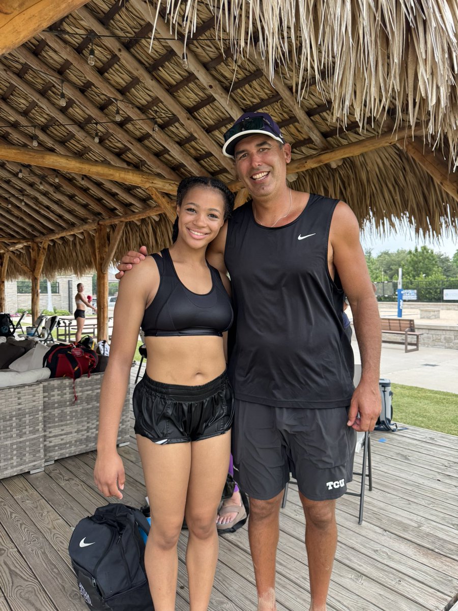 BigPlayPey2029's tweet image. First college beach clinic in the books! Learned from USC, TCU, and LSU—got invited to TCU beach camp! Excited to chase both sand &amp;amp; court dreams

#DoHard #BeachVolleyball #IndoorAndOutdoor #VolleyballJourney #D1Bound @USCBeach @TCUBeachVB @TAVVolleyball @PDTexas @LSUBeachVB